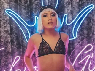 Chat with CamilaHarpeer