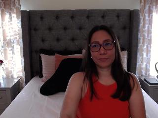 Chat with CreamyyLipss69