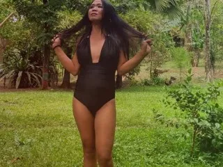 Chat with HOTnSEXYjuliaTS