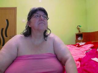 Chat with MatureAnais