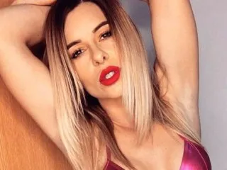 Chat with MikaelaWittBabestation